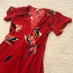 BEAUTIFUL RED DRESS !